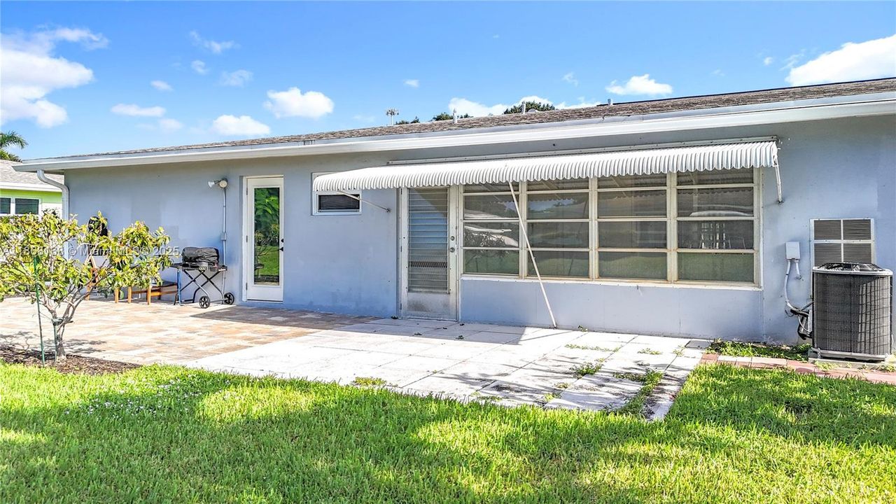 Activo con contrato: $120,000 (1 camas, 1 baños, 954 Pies cuadrados)