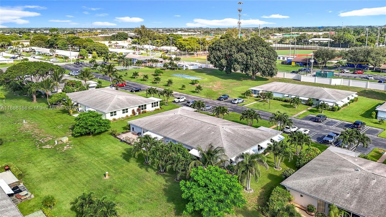 Activo con contrato: $120,000 (1 camas, 1 baños, 954 Pies cuadrados)