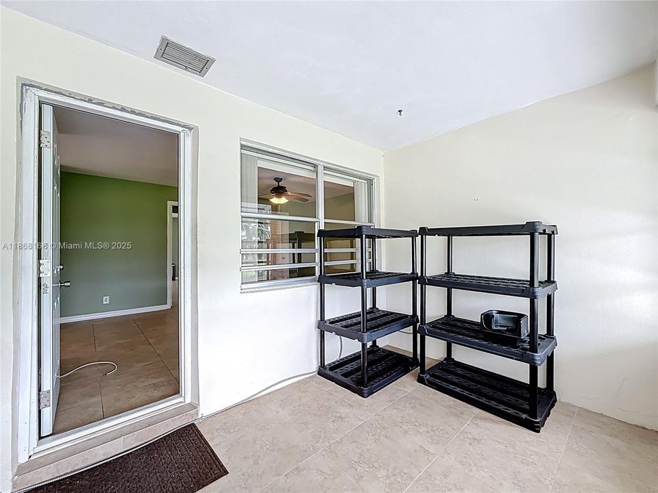 Activo con contrato: $120,000 (1 camas, 1 baños, 954 Pies cuadrados)