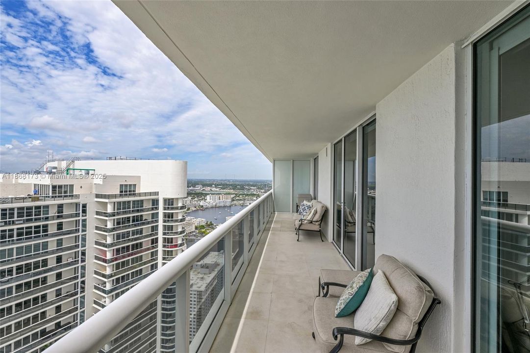 Active With Contract: $9,000 (2 beds, 3 baths, 1733 Square Feet)