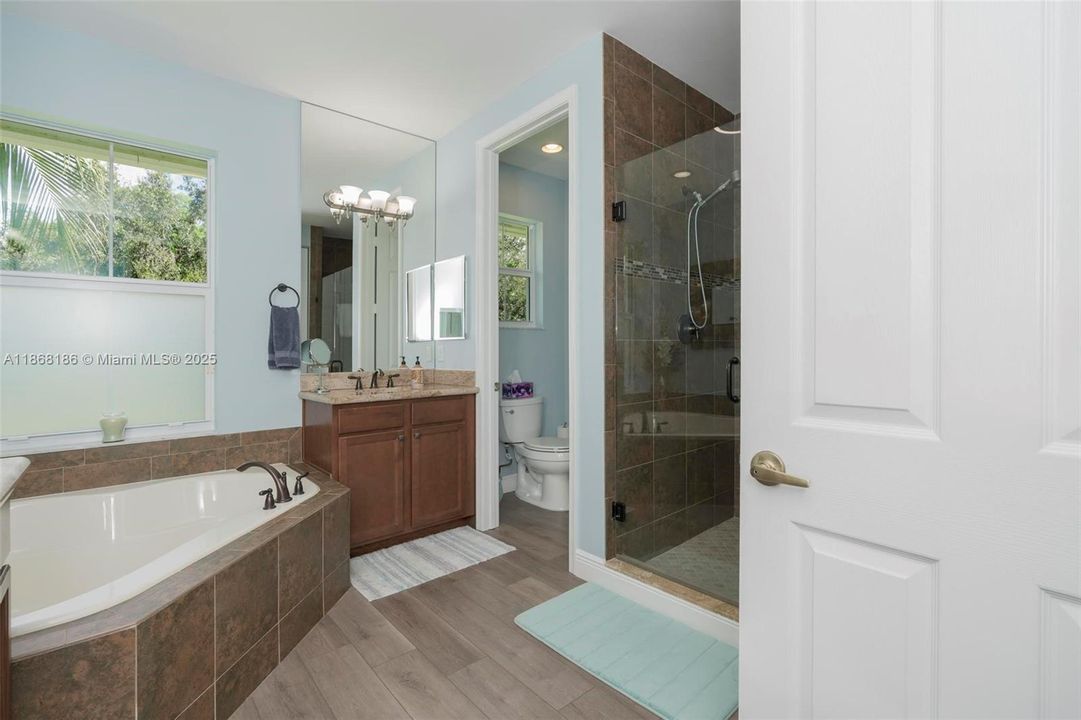 最近售出: $639,999 (3 贝兹, 2 浴室, 2154 平方英尺)