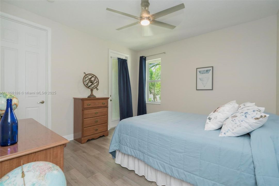 最近售出: $639,999 (3 贝兹, 2 浴室, 2154 平方英尺)