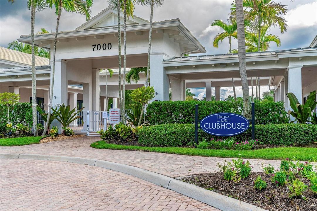 最近售出: $639,999 (3 贝兹, 2 浴室, 2154 平方英尺)