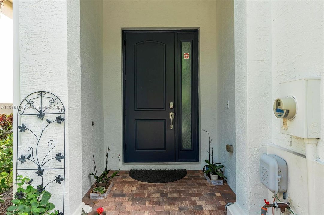 最近售出: $639,999 (3 贝兹, 2 浴室, 2154 平方英尺)