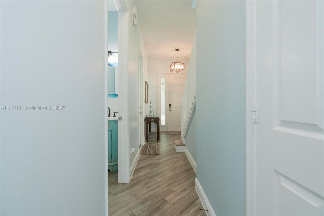 最近售出: $639,999 (3 贝兹, 2 浴室, 2154 平方英尺)