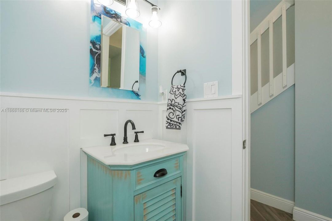 最近售出: $639,999 (3 贝兹, 2 浴室, 2154 平方英尺)