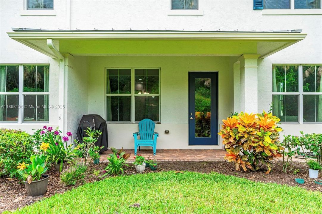 最近售出: $639,999 (3 贝兹, 2 浴室, 2154 平方英尺)