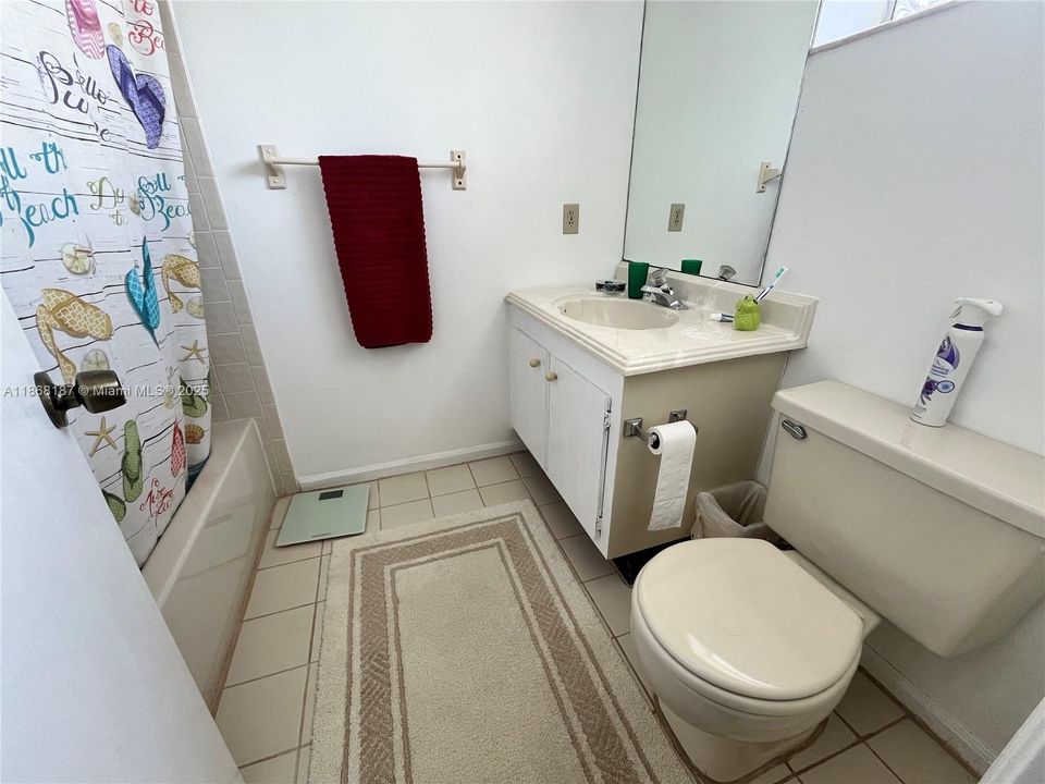 На продажу: $299,900 (2 спален, 2 ванн, 1285 Квадратных фут)