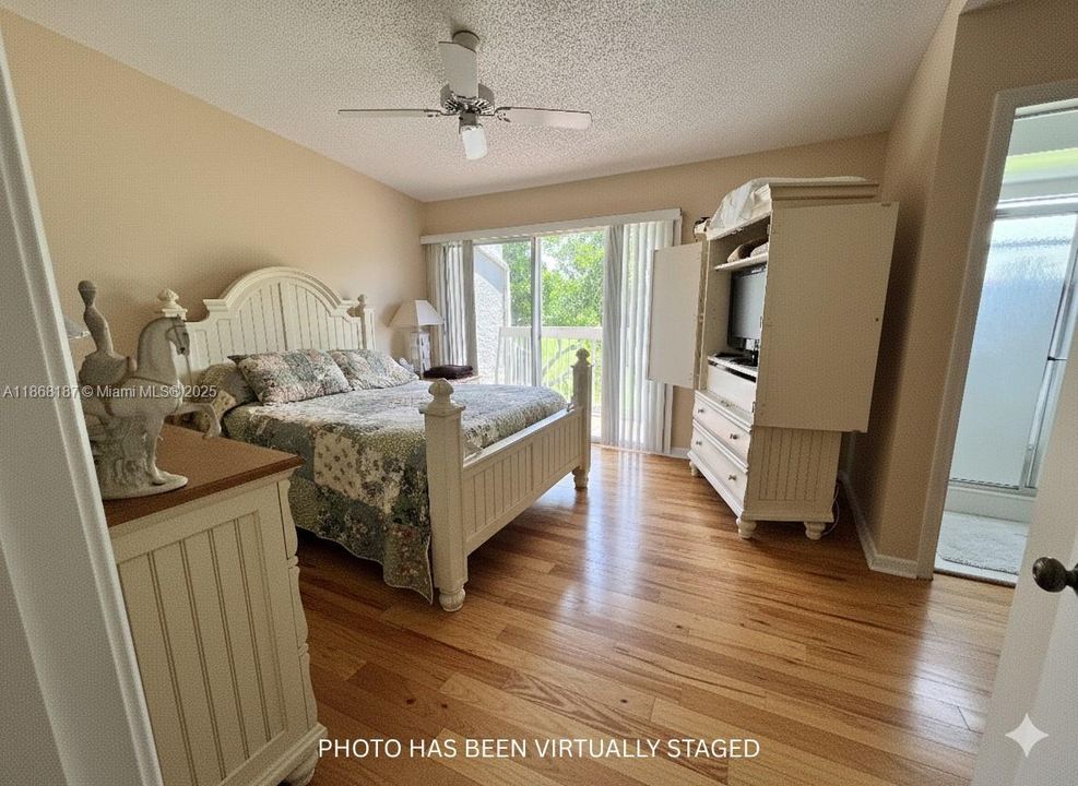 На продажу: $299,900 (2 спален, 2 ванн, 1285 Квадратных фут)