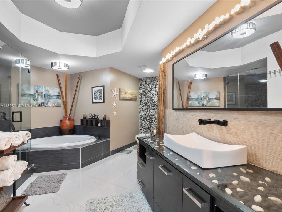 For Sale: $1,099,000 (2 beds, 2 baths, 1800 Square Feet)