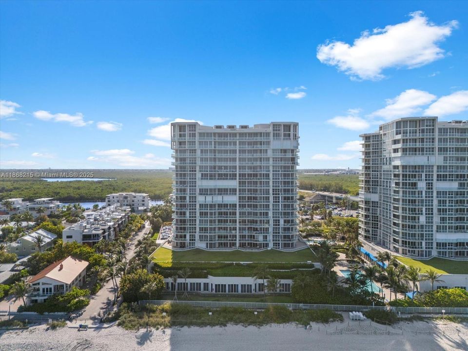 For Sale: $1,099,000 (2 beds, 2 baths, 1800 Square Feet)