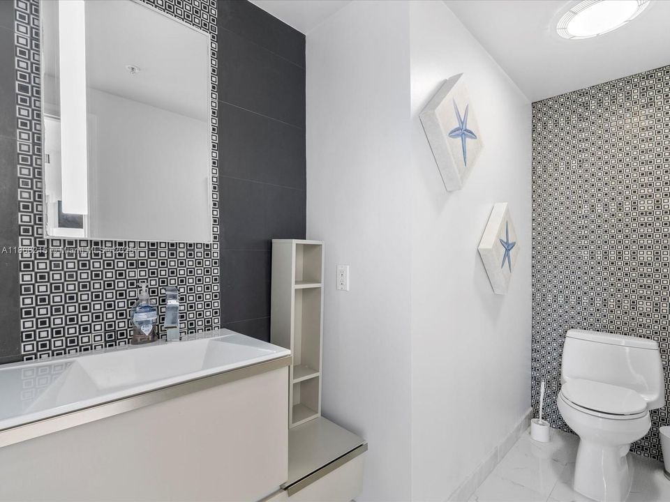 For Sale: $1,099,000 (2 beds, 2 baths, 1800 Square Feet)