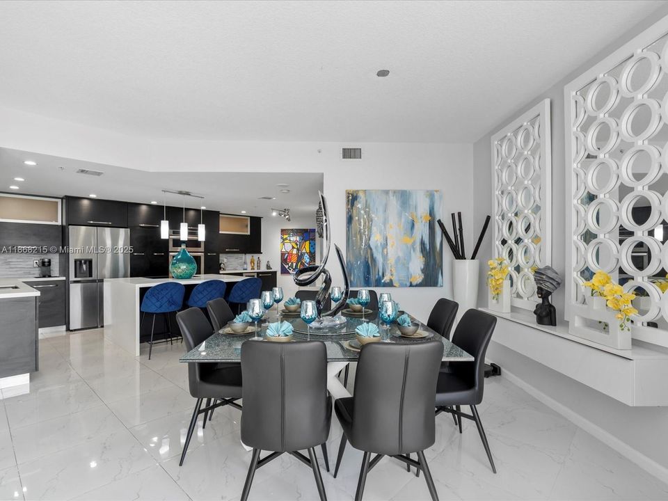 For Sale: $1,099,000 (2 beds, 2 baths, 1800 Square Feet)