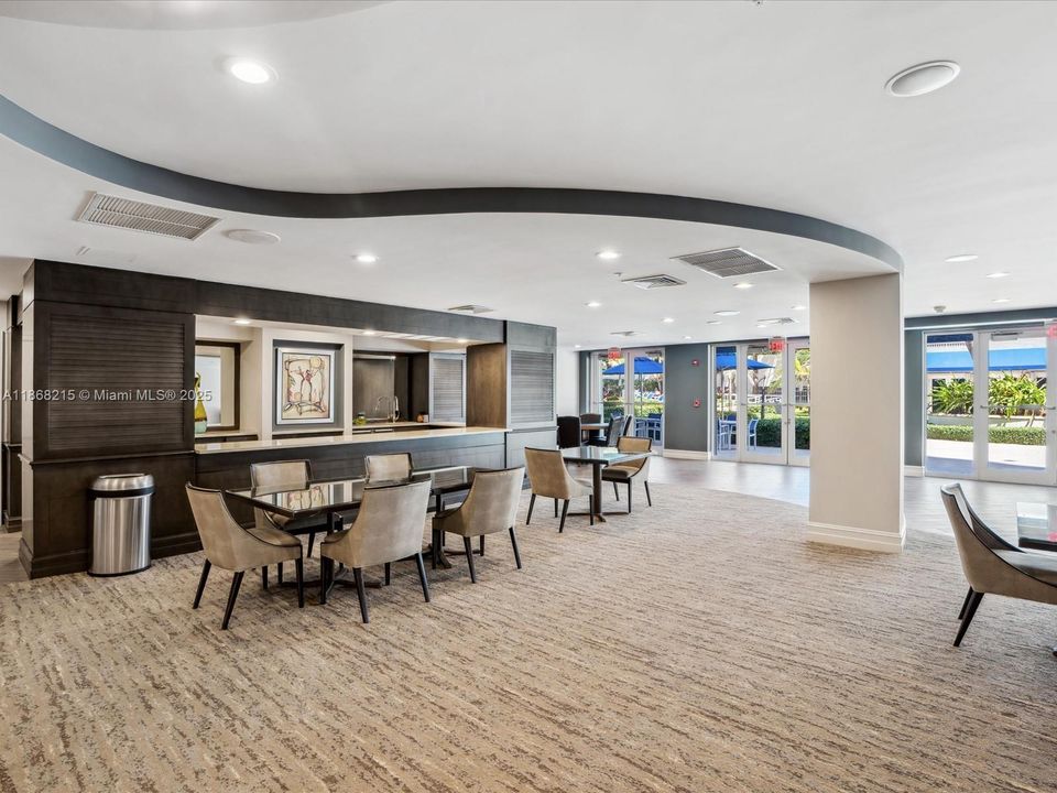 For Sale: $1,099,000 (2 beds, 2 baths, 1800 Square Feet)