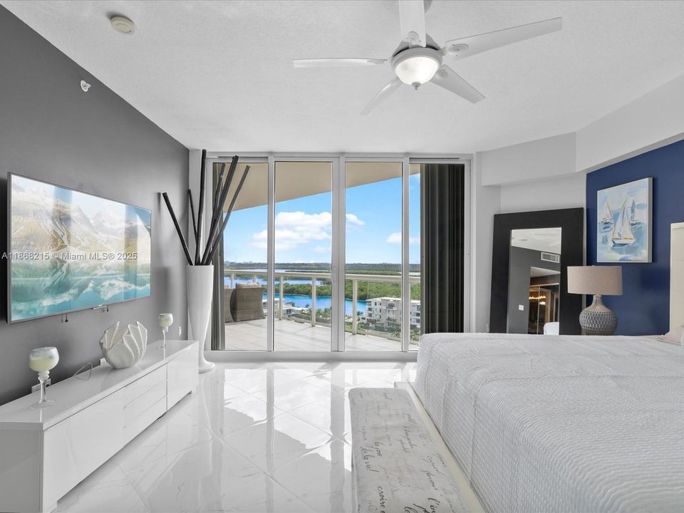 For Sale: $1,099,000 (2 beds, 2 baths, 1800 Square Feet)