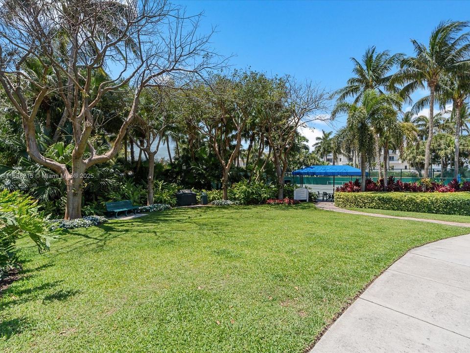 For Sale: $1,099,000 (2 beds, 2 baths, 1800 Square Feet)