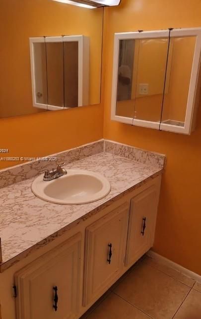 Active With Contract: $109,000 (1 beds, 1 baths, 850 Square Feet)