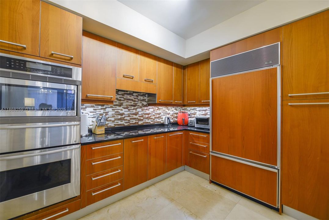 For Sale: $1,139,000 (2 beds, 2 baths, 1733 Square Feet)