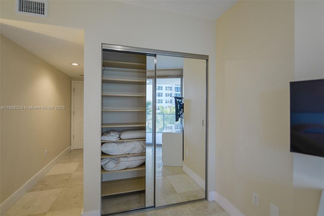 For Sale: $1,139,000 (2 beds, 2 baths, 1733 Square Feet)
