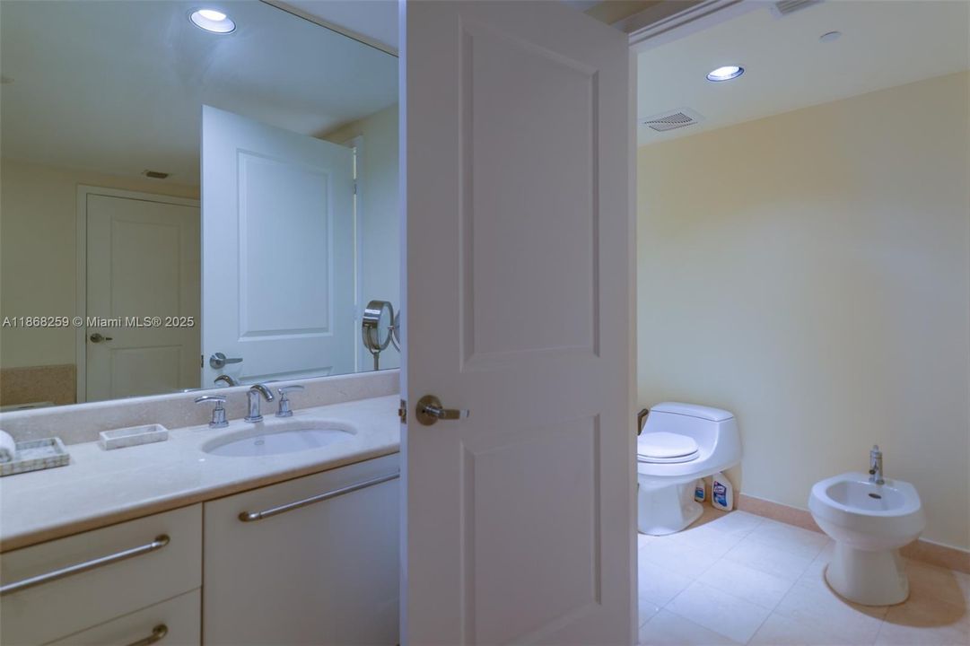 For Sale: $1,139,000 (2 beds, 2 baths, 1733 Square Feet)