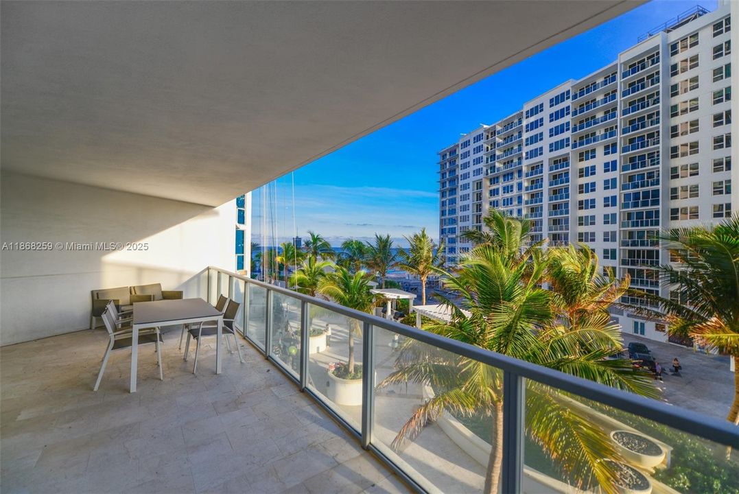 For Sale: $1,139,000 (2 beds, 2 baths, 1733 Square Feet)