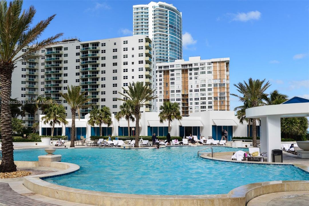For Sale: $1,139,000 (2 beds, 2 baths, 1733 Square Feet)