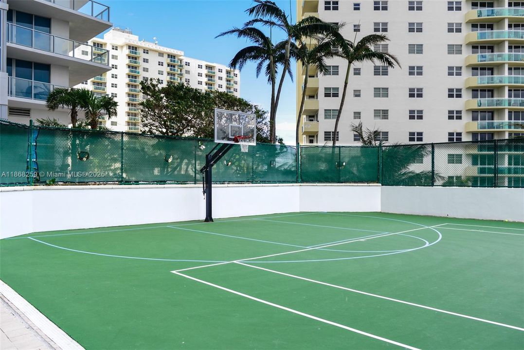 For Sale: $1,139,000 (2 beds, 2 baths, 1733 Square Feet)