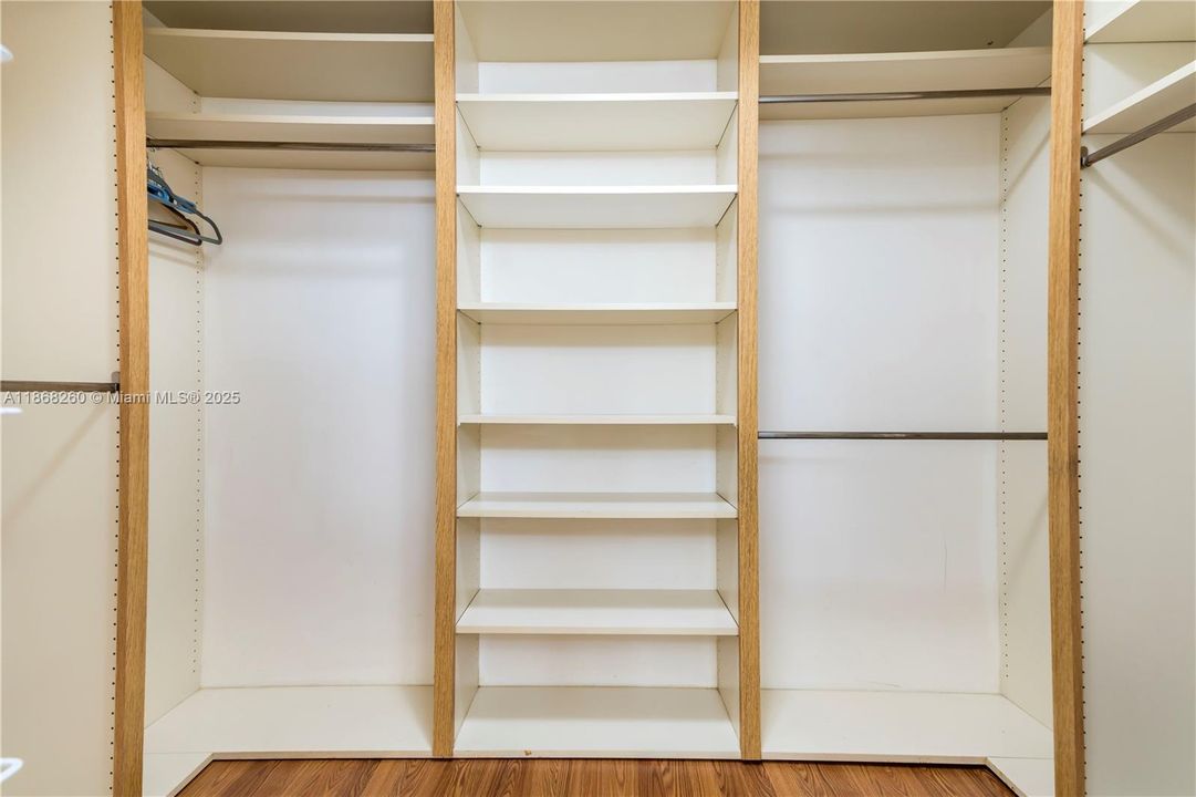 Activo con contrato: $230,000 (2 camas, 2 baños, 1442 Pies cuadrados)