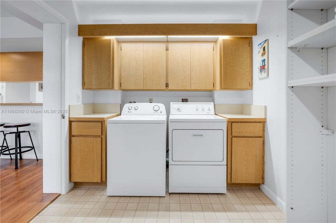 Activo con contrato: $230,000 (2 camas, 2 baños, 1442 Pies cuadrados)