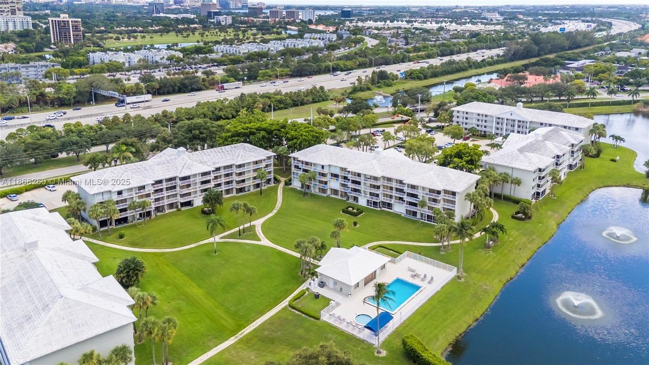 Activo con contrato: $230,000 (2 camas, 2 baños, 1442 Pies cuadrados)