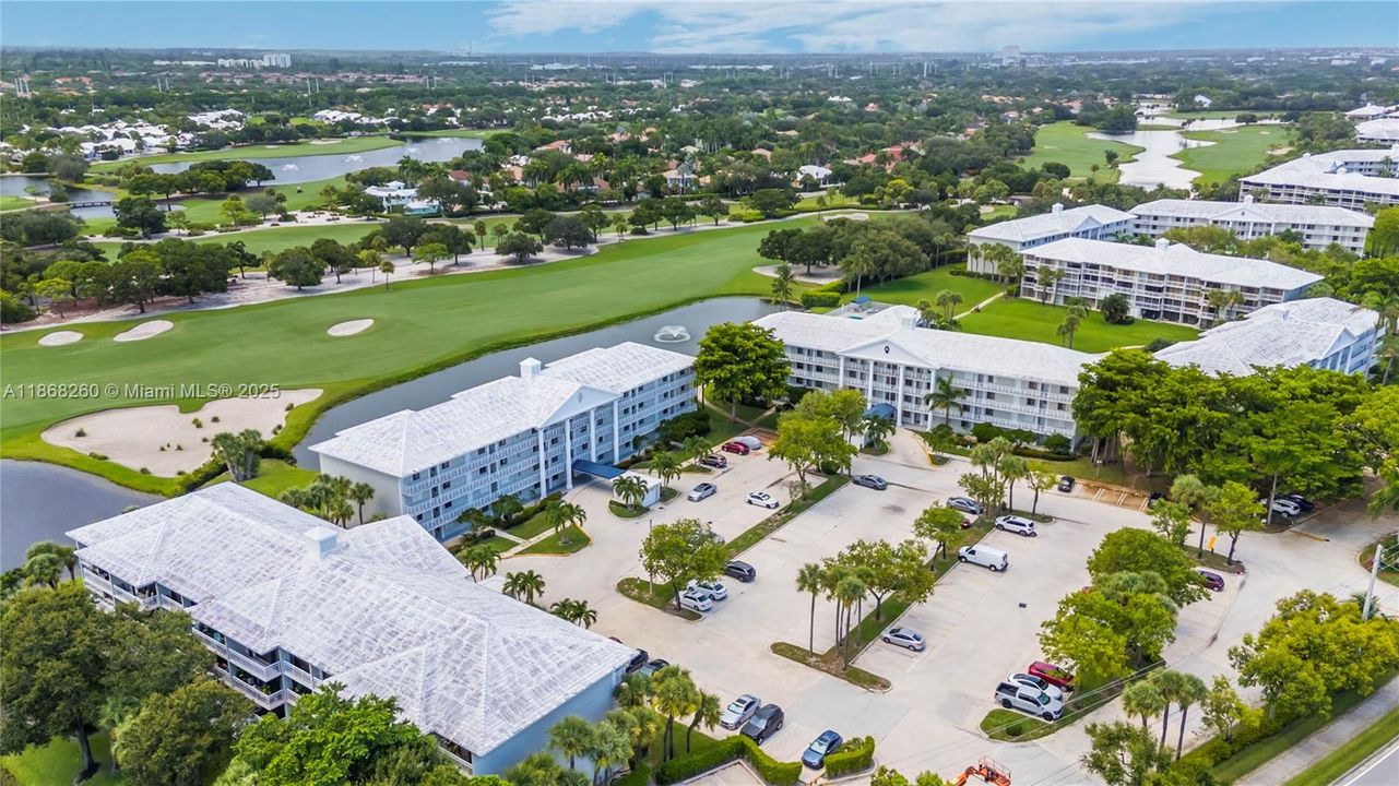 Activo con contrato: $230,000 (2 camas, 2 baños, 1442 Pies cuadrados)