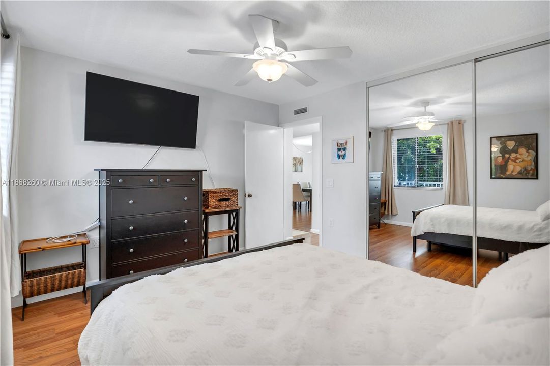 Activo con contrato: $230,000 (2 camas, 2 baños, 1442 Pies cuadrados)