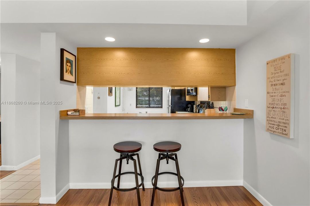 Activo con contrato: $230,000 (2 camas, 2 baños, 1442 Pies cuadrados)