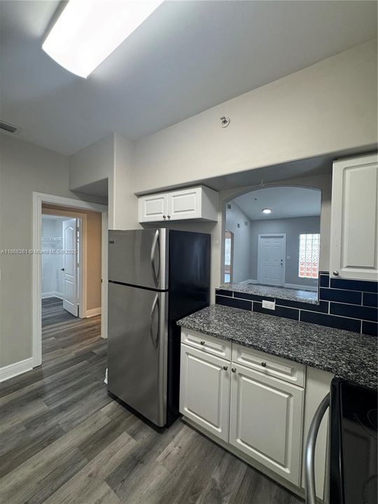 最近租的: $1,500 (2 贝兹, 2 浴室, 939 平方英尺)