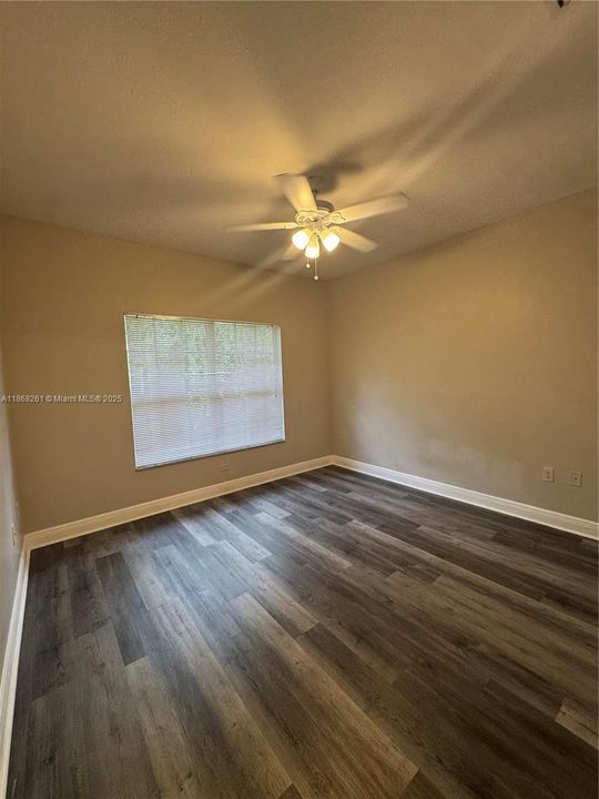 最近租的: $1,500 (2 贝兹, 2 浴室, 939 平方英尺)