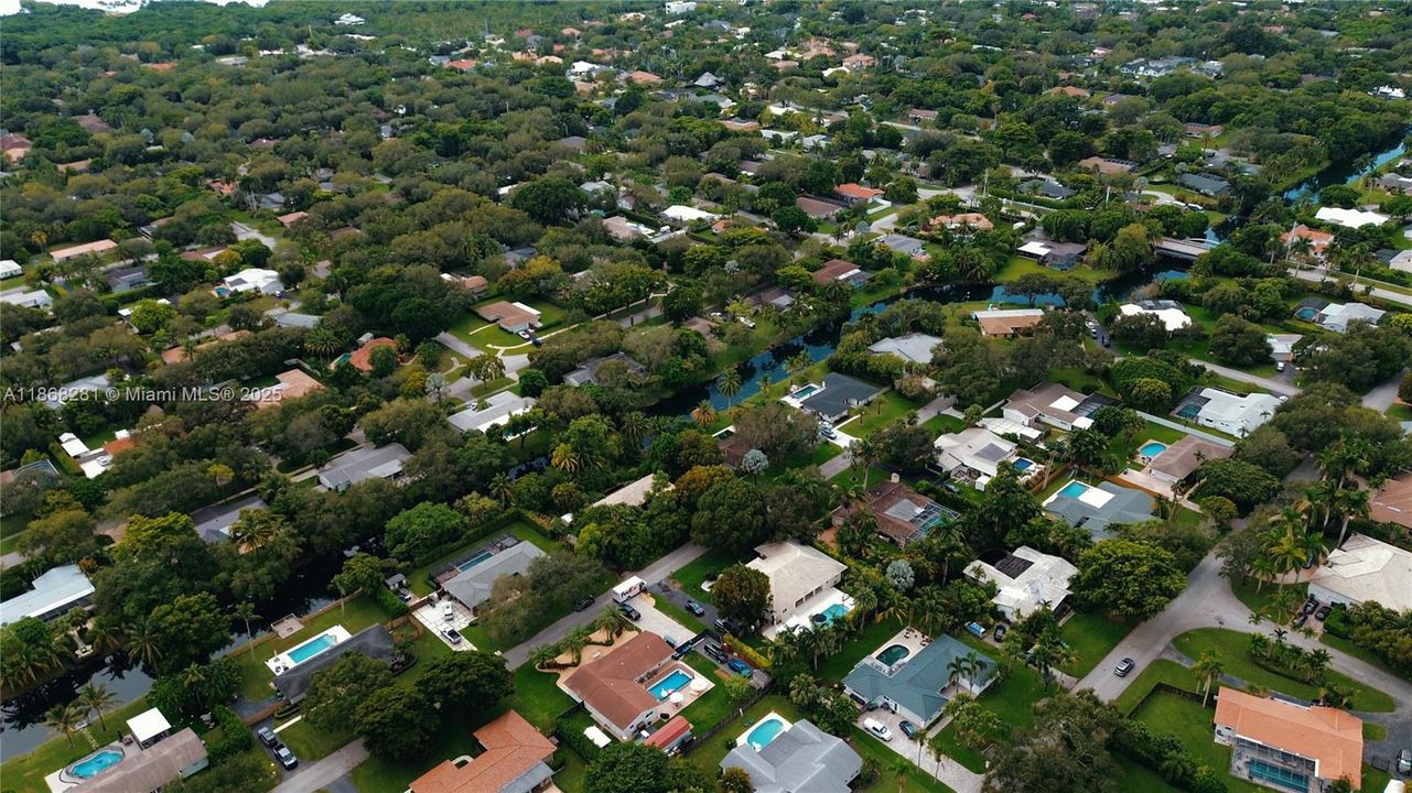 En Renta: $8,750 (4 camas, 3 baños, 2813 Pies cuadrados)