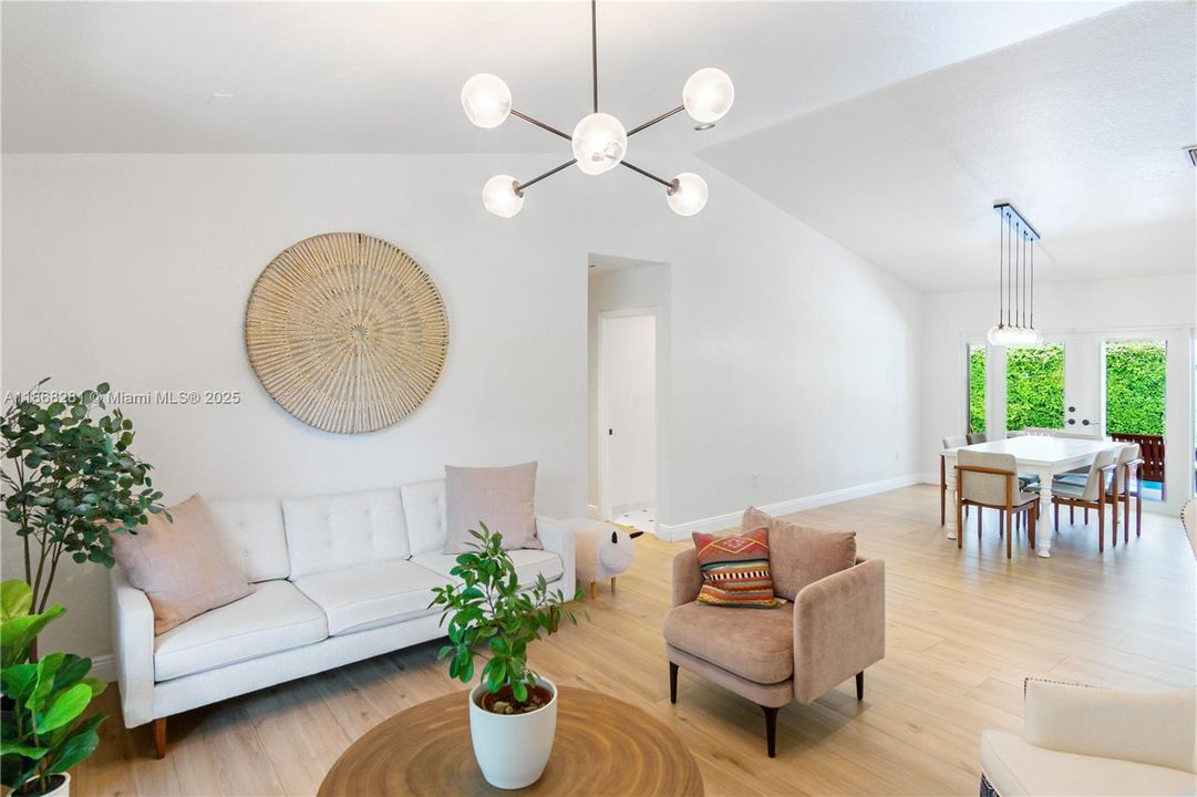 En Renta: $8,750 (4 camas, 3 baños, 2813 Pies cuadrados)