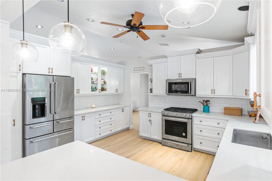 En Renta: $8,750 (4 camas, 3 baños, 2813 Pies cuadrados)