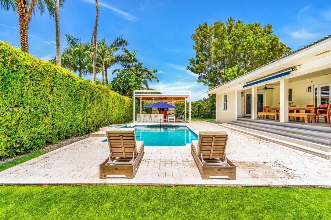 En Renta: $8,750 (4 camas, 3 baños, 2813 Pies cuadrados)