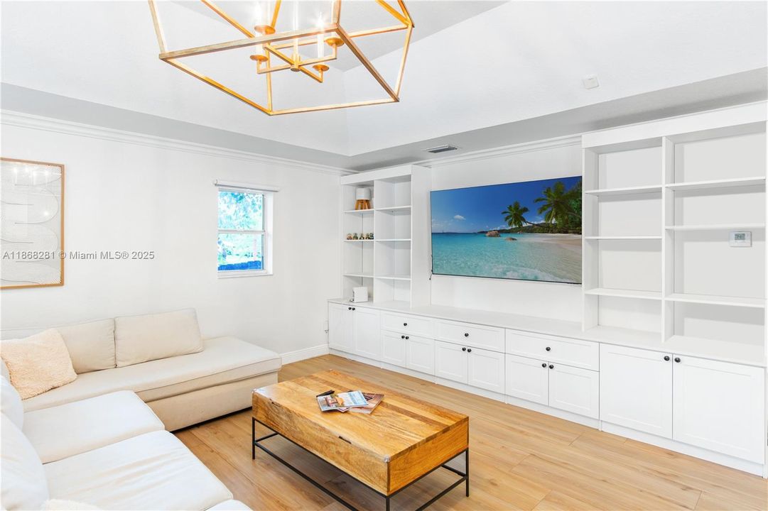 En Renta: $8,750 (4 camas, 3 baños, 2813 Pies cuadrados)