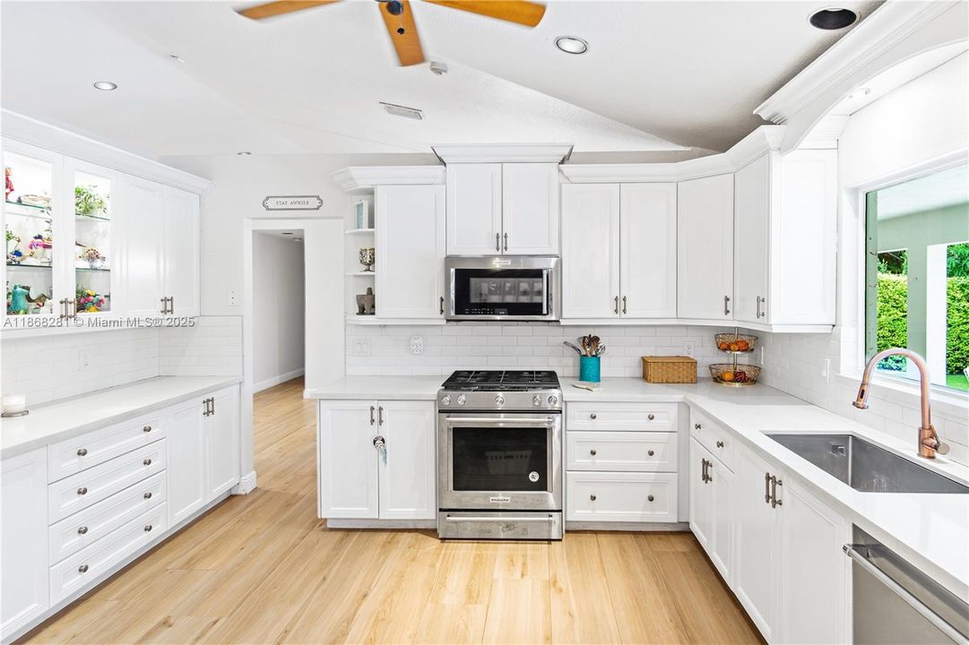 En Renta: $8,750 (4 camas, 3 baños, 2813 Pies cuadrados)