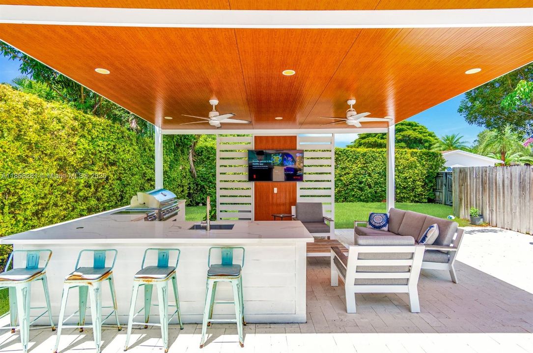 En Renta: $8,750 (4 camas, 3 baños, 2813 Pies cuadrados)