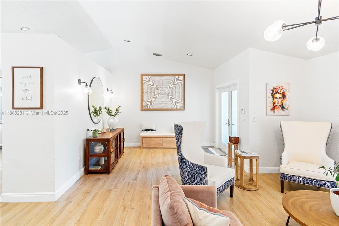 En Renta: $8,750 (4 camas, 3 baños, 2813 Pies cuadrados)