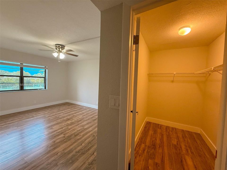 Recently Rented: $2,195 (2 beds, 2 baths, 979 Square Feet)