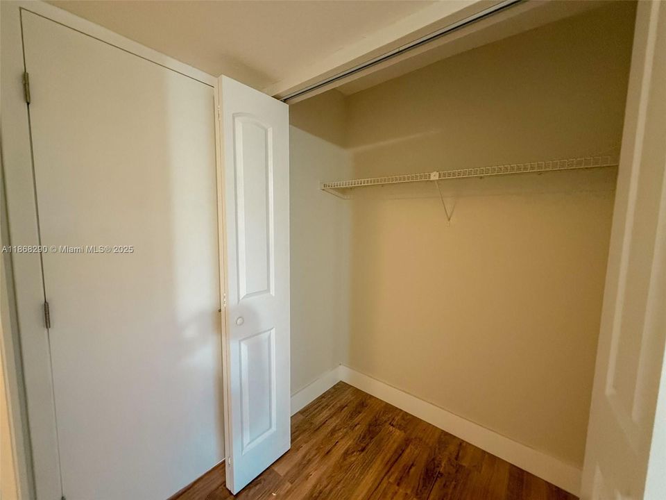 Recently Rented: $2,195 (2 beds, 2 baths, 979 Square Feet)