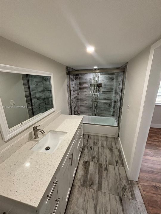 Recently Rented: $2,195 (2 beds, 2 baths, 979 Square Feet)