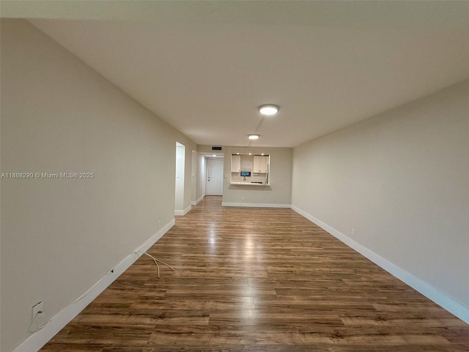 Recently Rented: $2,195 (2 beds, 2 baths, 979 Square Feet)