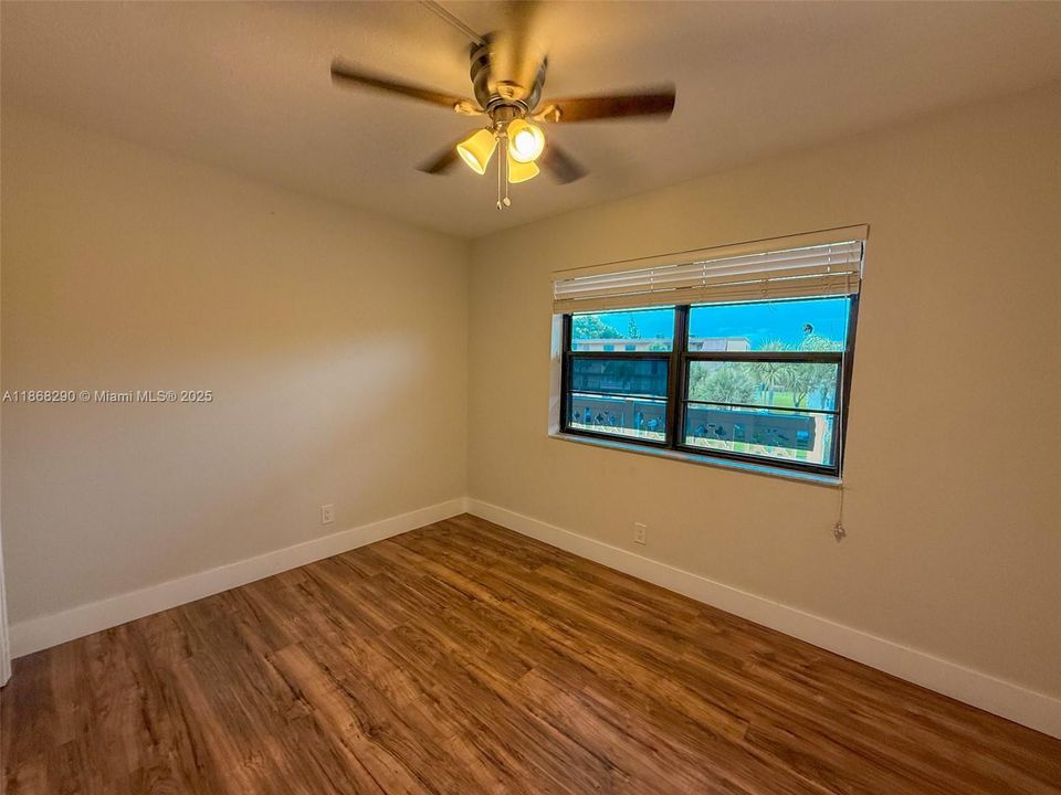 Recently Rented: $2,195 (2 beds, 2 baths, 979 Square Feet)