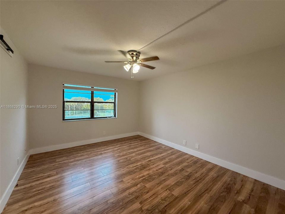 Recently Rented: $2,195 (2 beds, 2 baths, 979 Square Feet)