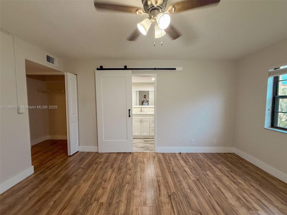 Recently Rented: $2,195 (2 beds, 2 baths, 979 Square Feet)